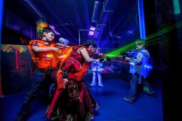 Игра в лазертаг в Рязани. Сервис Ultra Подарки. Купить лазертаг в городе Рязаньf. Попробуйте лазерный пейнтбол в лазертаг клубе. Цены на лазертаг. Сервис: UltraPodarki.ru 8 800 505 95 30. Лазертаг в Рязани, купить лазертаг Рязань, лазертаг, купить лазертаг, лазерный пейнтбол Рязань, лазертаг для детей Рязань, лазертаг клуб, лазертаг клуб Рязань