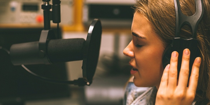 Запись песни в Рязани. Ultra Подарки. Запись песни в студии звукозаписи Рязани. Купить сертификат на создание своей песни в студии. Ultra Подарки Сервис UltraPodarki.ru 8 800 505 95 30. Запись песни Рязань, запись песни, запись песни в студии Рязани, запись песни в студии, сертификат на запись песни в Рязани, сертификат на запись песни, урок вокала Рязань, урок вокала, обучение вокалу Рязань, обучение вокалу, эстрадный вокал Рязань, эстрадный вокал,  создание песни Рязань, создание песни