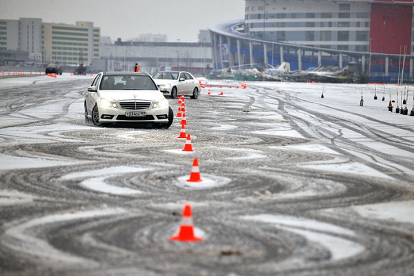 Контраварийное вождение в Рязани. Ultra Подарки. Купить уроки контраварийного вождения в Рязани. Научитесь водить машину в любых условиях! Сервис UltraPodarki.ru 8 800 505 95 30. Контраварийное вождение Рязань, контраварийное вождение, экстремальное вождение Рязань, экстремальное вождение, обучение вождению Рязань, обучение вождению, вождение Рязань, вождение,  курс вождения Рязань, курс вождения, курсы экстремальное вождения Рязань, курсы экстремального вождения, обучение в автошколе Рязань, обучение в автошколе
