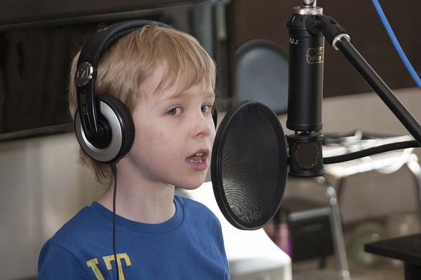 Запись песни в Рязани. Ultra Подарки. Запись песни в студии звукозаписи Рязани. Купить сертификат на создание своей песни в студии. Ultra Подарки Сервис UltraPodarki.ru 8 800 505 95 30. Запись песни Рязань, запись песни, запись песни в студии Рязани, запись песни в студии, сертификат на запись песни в Рязани, сертификат на запись песни, урок вокала Рязань, урок вокала, обучение вокалу Рязань, обучение вокалу, эстрадный вокал Рязань, эстрадный вокал,  создание песни Рязань, создание песни