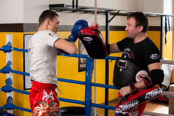 Купить занятие тайским боксом в Рязани. Сервис Ultra Подарки. Хотите взять уроки Муай Тай в клубе тайского бокса? Купите сертификат на занятие тайским боксом в Рязани. Сервис UltraPodarki.ru 8 800 505 95 30. Занятия тайским боксом, тайский бокс индивидуальные занятия, занятия тайским боксом в Рязани, тайский бокс цена, тайский бокс тренировка, тайский бокс клуб, тайский бокс клуб в Рязани, муай тай, уроки муай тай, сертификат на тайский бокс, Муай Тай Рязань, Тайский бокс Рязань, купить тайский бокс, купить муай тай, купить Тайский бокс Рязань