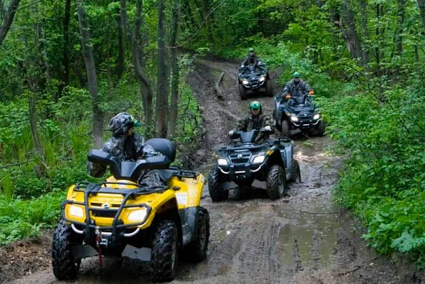 Катание на квадроциклах в Рязани. Сервис Ultra Подарки. Подарочный сертификат на катание на квадроциклах в Рязани. Закажите катание на квадроциклах недорого и наслаждайтесь активным отдыхом с друзьями. Выбирайте живописные маршруты для езды на квадроциклах. Сервис UltraPodarki.ru 8800-505-9530. Катание на квадроциклах, Прокат квадроциклов, езда на квадроцикле, прокат квадроциклов Рязань, катание на квадроциклах Рязань, Катание на квадроциклах зимой, Катание на квадроциклах летом, Сертификат на катание на квадроциклах 

