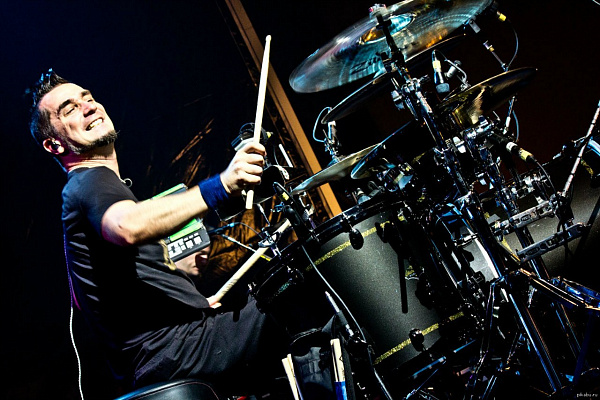 Купить игру на барабанах в Рязани. Сервис Ultra Подарки. Хотите играть на барабанах? Купите сертификат на обучение игре на барабанах в Рязани. Сервис UltraPodarki.ru 8 800 505 95 30. Игра на барабанах, уроки игры на барабанах, обучение игре на барабанах, барабан обучение, играть на барабанах, игра на барабанах сертификат, уроки на барабанах, игра на барабанах в Рязани, уроки игры на барабанах в Рязани, барабаны цена Рязань, уроки на барабанах в Рязани