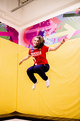 Прыжки в батутном центре в Рязани. Сервис Ultra Подарки. Купить подарочный сертификат на батутный центр. Подарите прыжки на батуте для детей и взрослых в Рязани. Сервис UltraPodarki.ru 8 800 505 95 30. Батутный центр Рязань, батутный центр, прыжки на батуте Рязань, купить батут Рязань, батут, батут Рязань