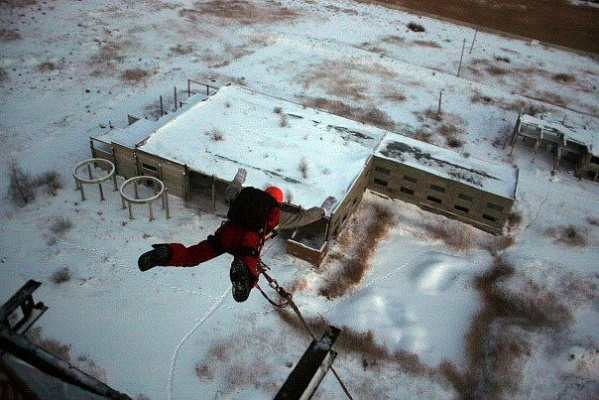 Роупджампинг - прыжки с верёвкой в Рязани. Подарочные сертификаты Ultra Подарки. Роупджампинг в Рязани - Экстремальный оригинальный подарок или подарочный сертификат на Роупджампинг - прыжки с верёвкой. Сервис UltraPodarki.ru 8-800-505-95-30. роупджампинг Рязань, прыжок веревка Рязань, роупджампинг, прыжок веревка, прыжок с веревкой, Подарок, подарочный сертификат, экстрим, экстремальный подарок