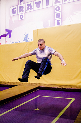 Прыжки в батутном центре в Рязани. Сервис Ultra Подарки. Купить подарочный сертификат на батутный центр. Подарите прыжки на батуте для детей и взрослых в Рязани. Сервис UltraPodarki.ru 8 800 505 95 30. Батутный центр Рязань, батутный центр, прыжки на батуте Рязань, купить батут Рязань, батут, батут Рязань